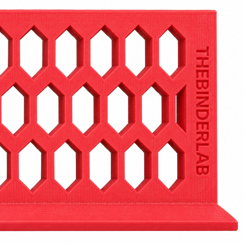 Närbild på THEBINDERLAB-graveringen på Display Risern